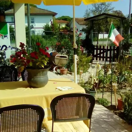 Apartment With One Bedroom In Cesenatico With Enclosed Garden And Wifi 1 Km From The Beach Апартаменты *