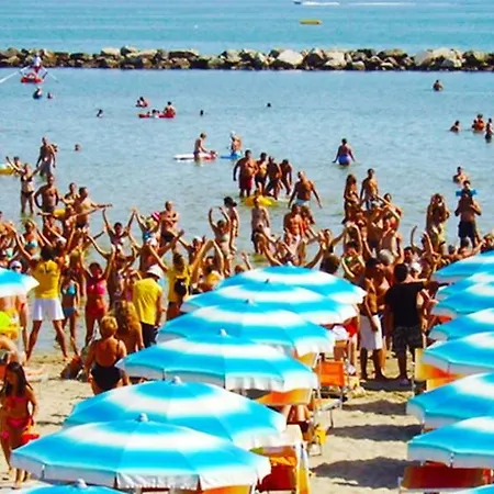 Апартаменты Apartment With One Bedroom In Cesenatico With Enclosed Garden And Wifi 1 Km From The Beach Чезенатико